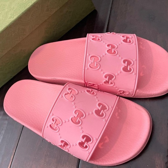 Gucci Slides Pink
